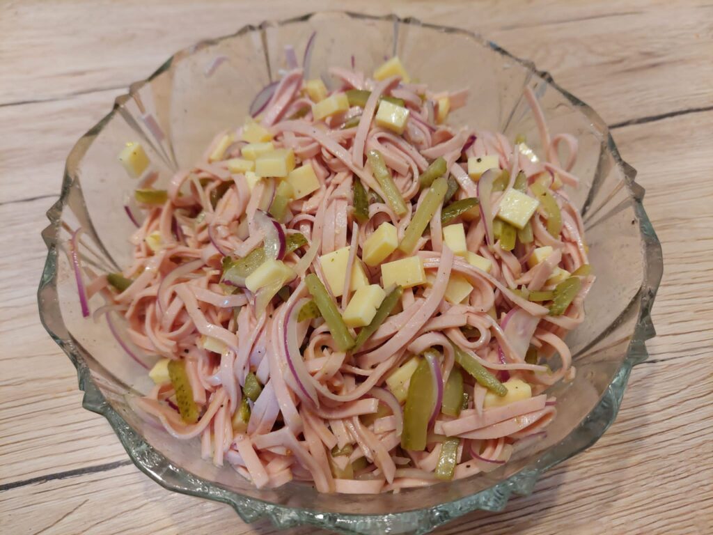 Wurst Kaese Salat