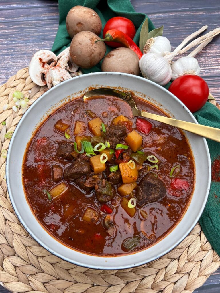 Gulaschsuppe von Heike Schoon Edelschmaus Teamleitung Schuetting.1 Oldenburg